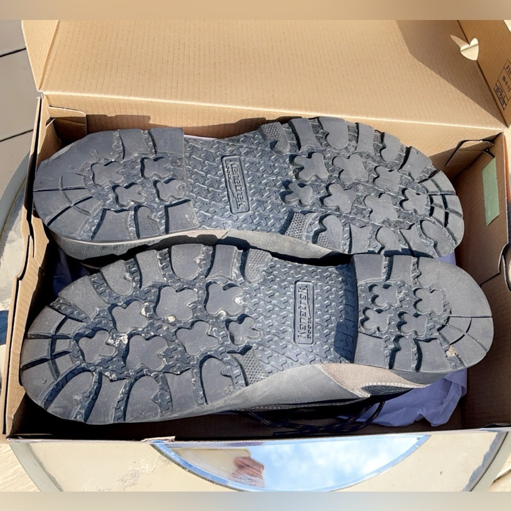 12M - Skechers - Picture 5 of 8